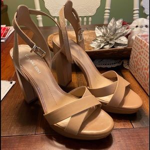 Gianni Bini heels size 7.5